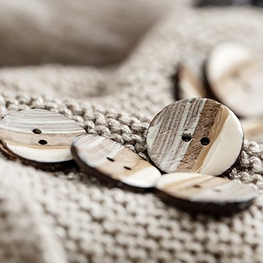 Knappar och tillbehör